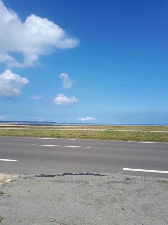 Rose By The Sea - Beach Front Sea Views Hirel ภายนอก รูปภาพ